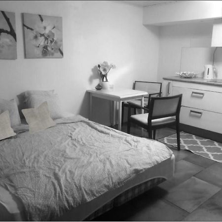 Puutaloyksioe 1 Km Turun Rautatieasemalta Apartment Turku Exterior foto