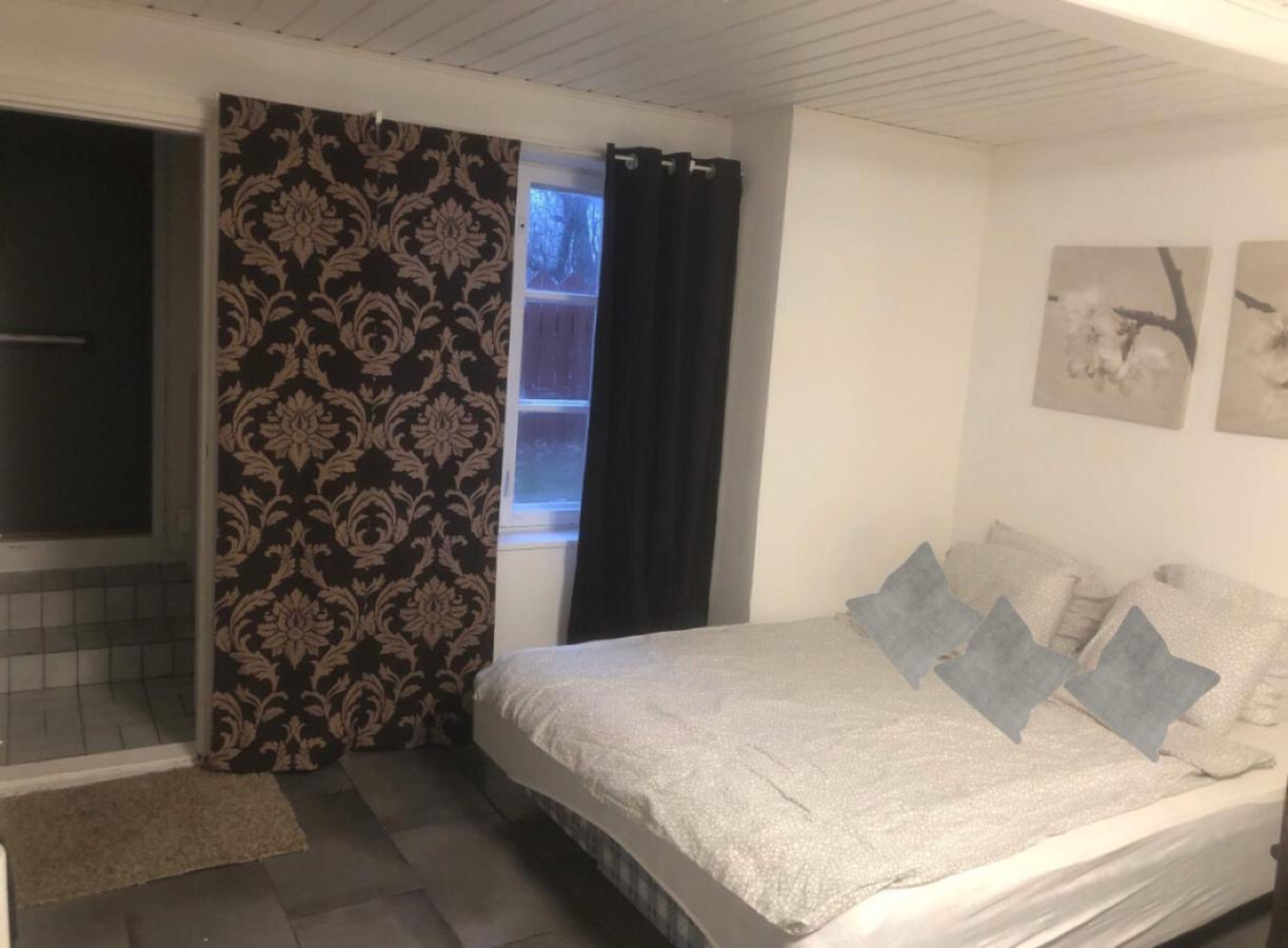 Puutaloyksioe 1 Km Turun Rautatieasemalta Apartment Turku Exterior foto
